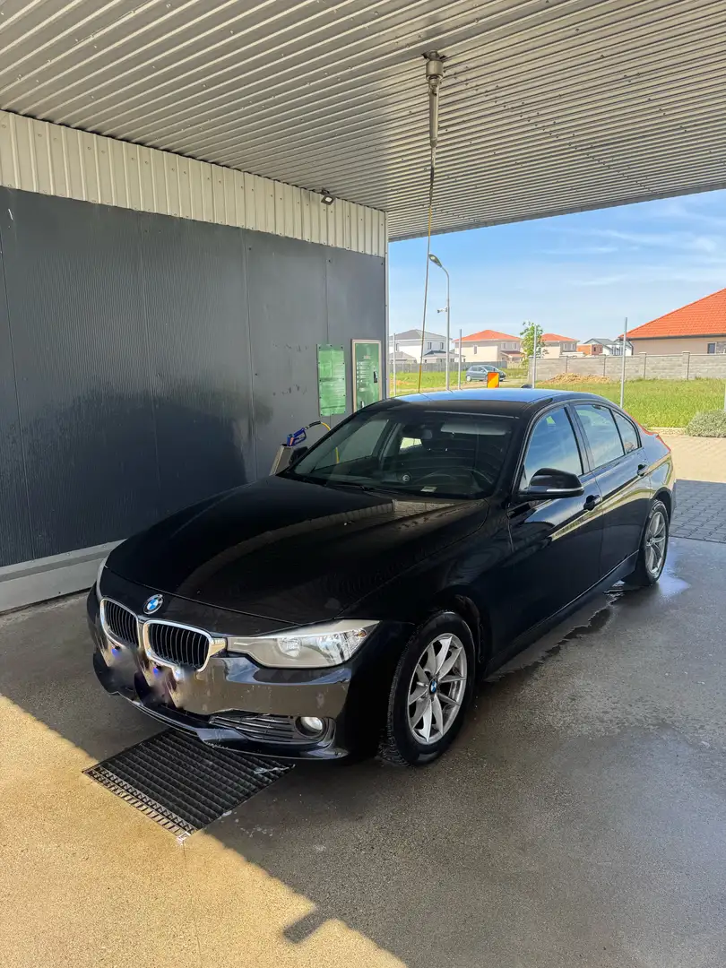 BMW 318 318d - 1