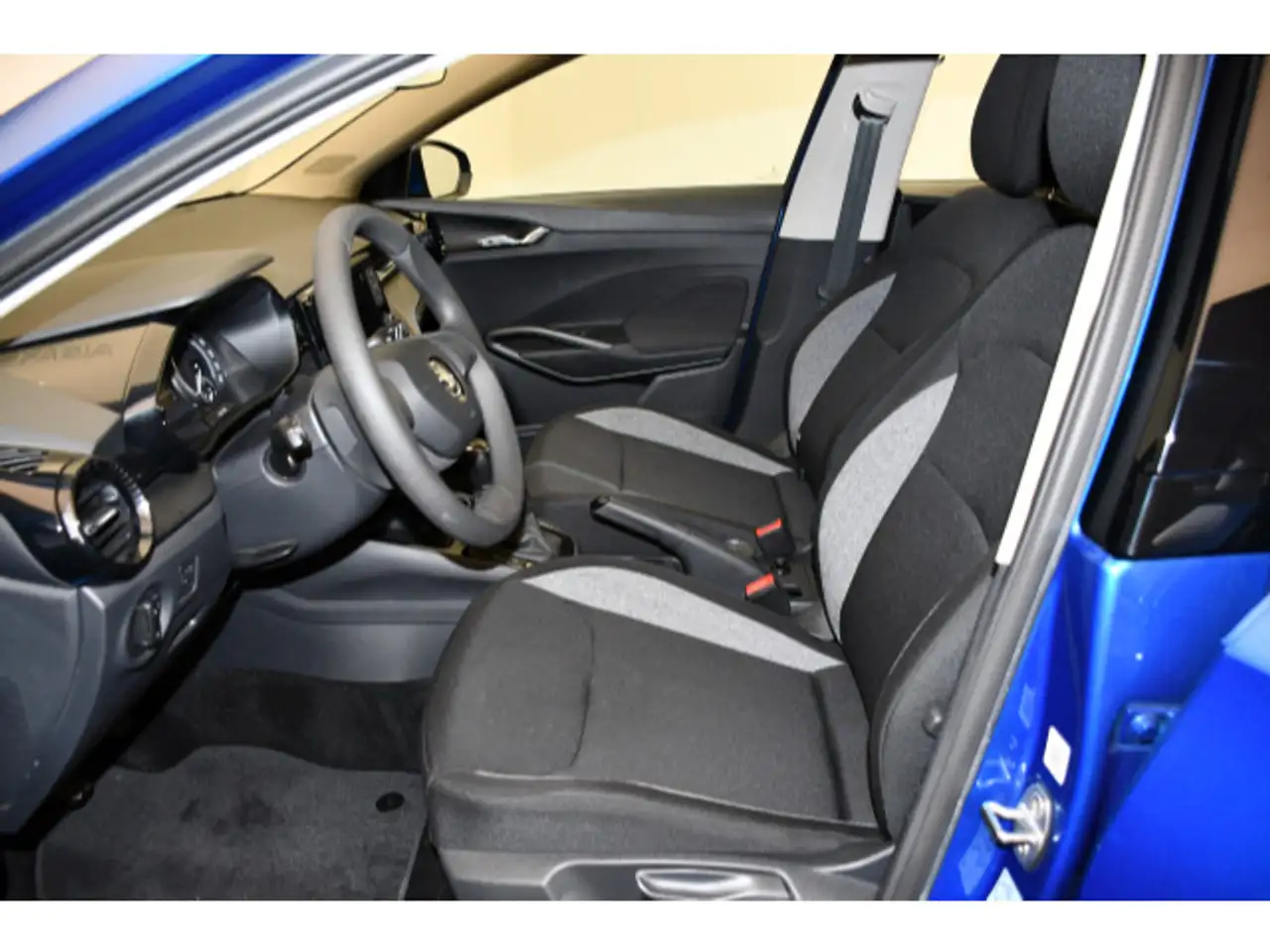 Skoda Fabia 1.0 MPI Active AHK/Einparkhi, миниатюра 3