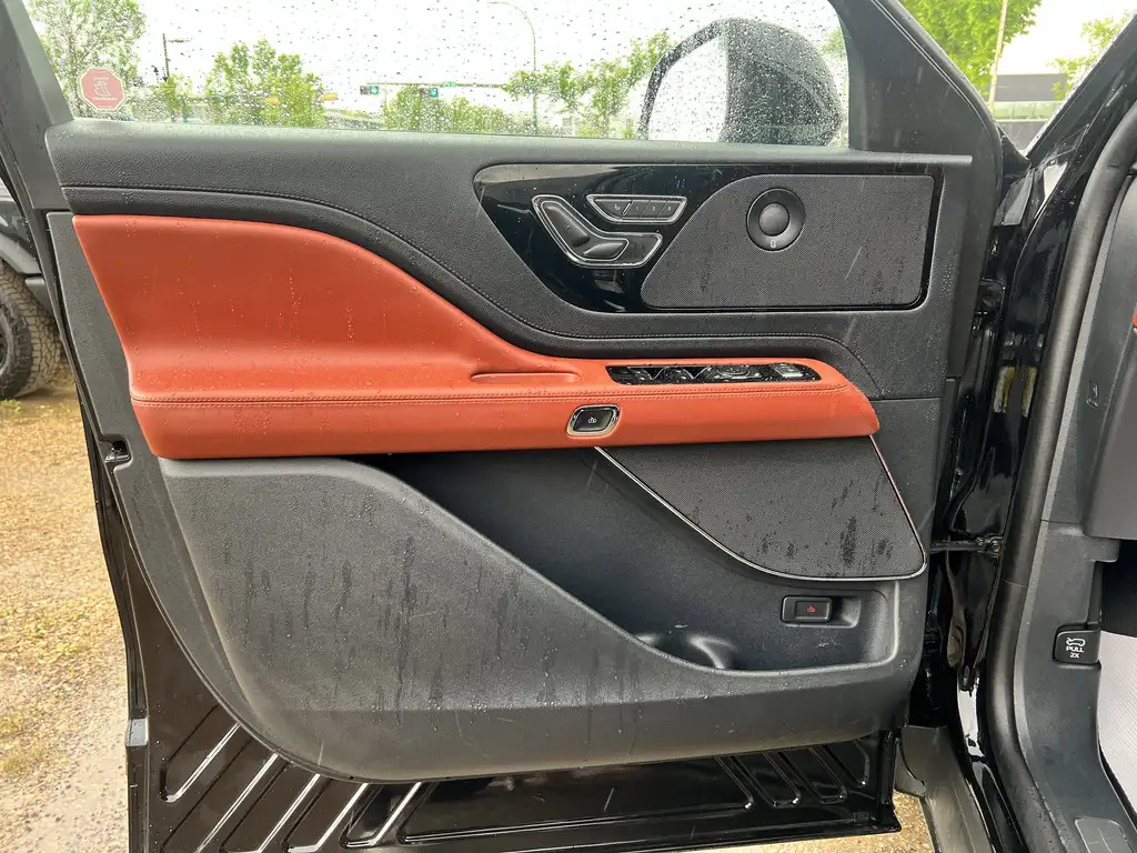 2025 Lincoln Aviator Reserve | Illumination Pkg | MoonRoof | Power Lift — photo 5