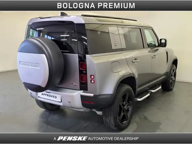 Land Rover Defender 110 view 2