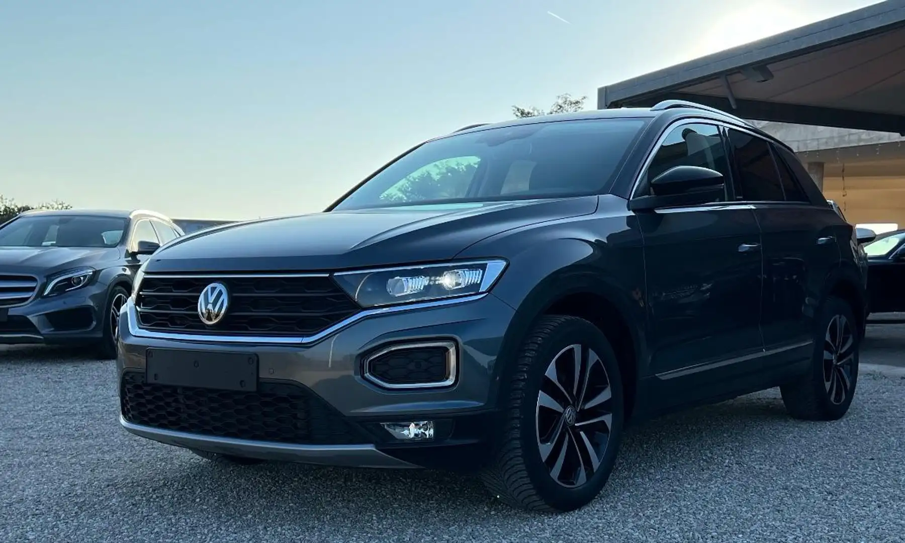 Volkswagen T-Roc 1.6 TDI SCR Style BlueMotion Tech. Grau - 2