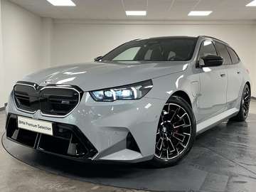 4.4 V8 PHEV 727ch (585+197)