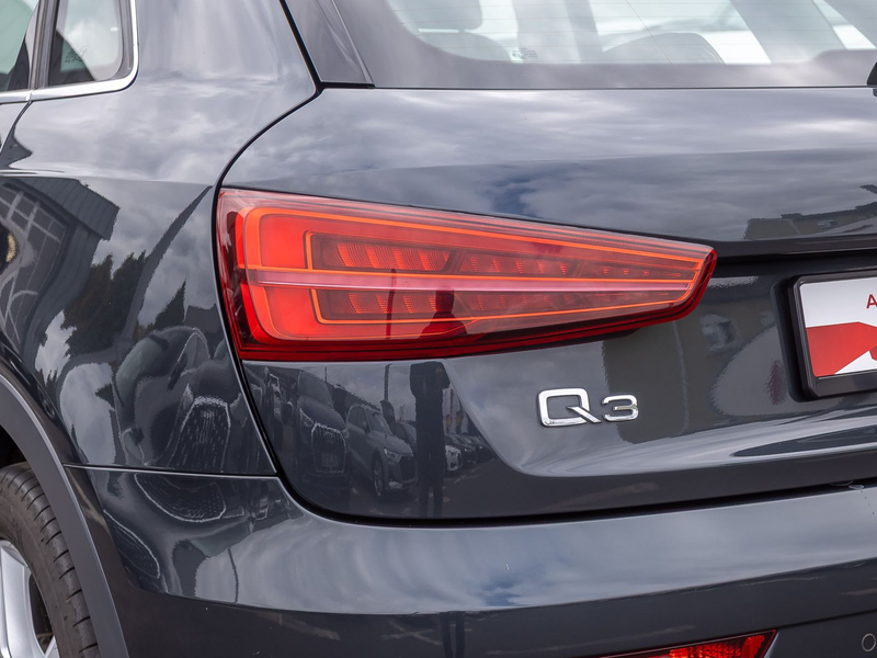 Audi Q3 Design 2.0TFSI qu Stronic Navi LED EPH GRA — photo 9
