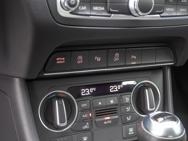 Audi Q3 Design 2.0TFSI qu Stronic Navi LED EPH GRA — photo 20