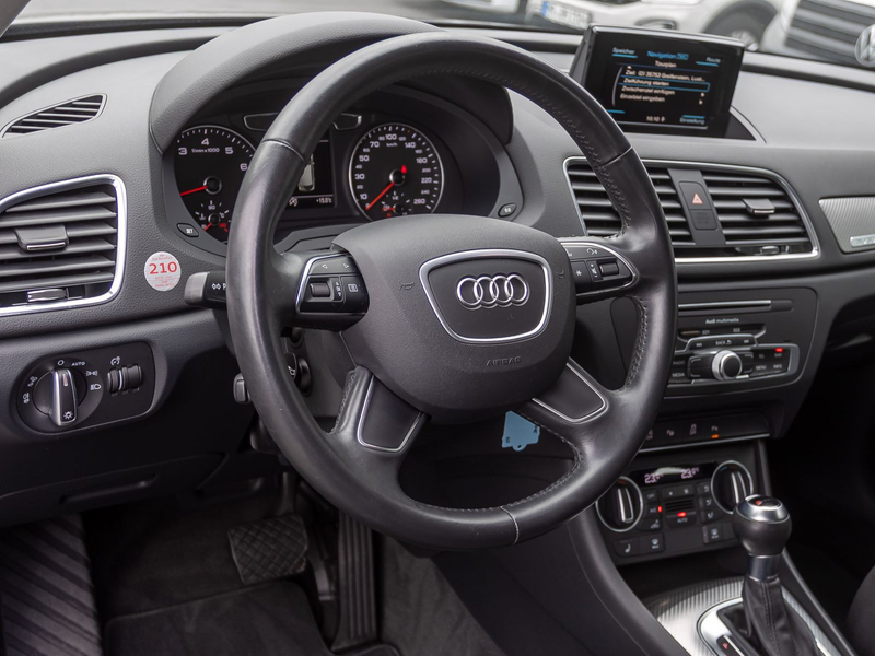 Audi Q3 Design 2.0TFSI qu Stronic Navi LED EPH GRA — photo 14