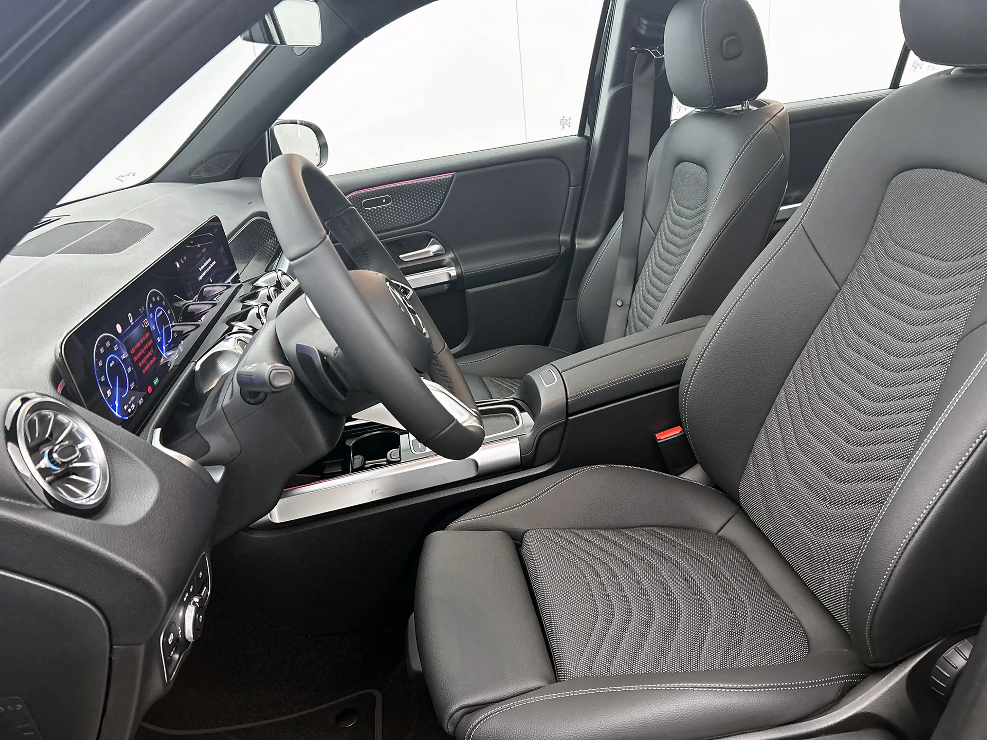Mercedes-Benz EQB 250 250+ Business Solution Luxury 71 kWh | Smartphone — photo 5