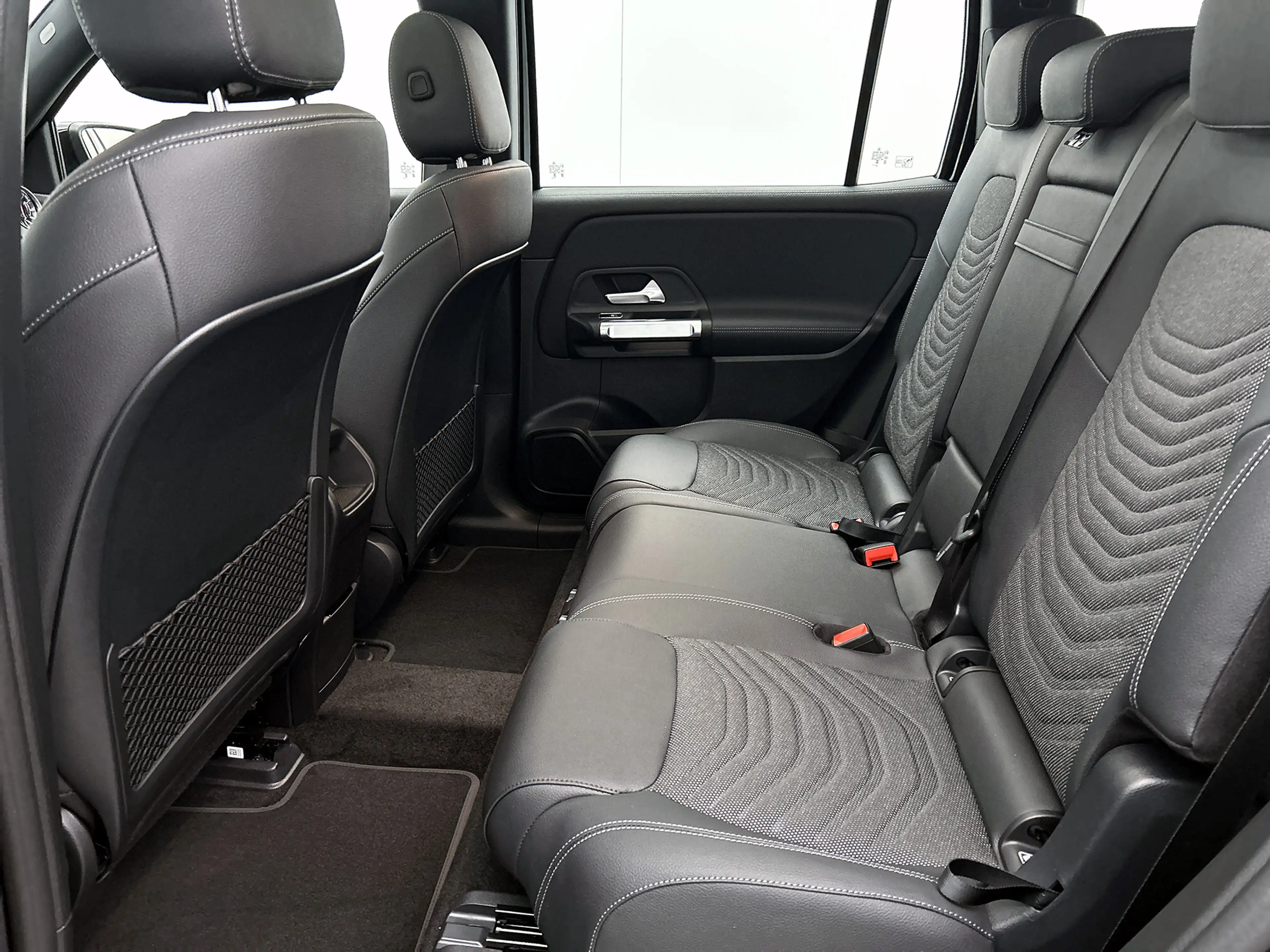 Mercedes-Benz EQB 250 250+ Business Solution Luxury 71 kWh | Smartphone — photo 11