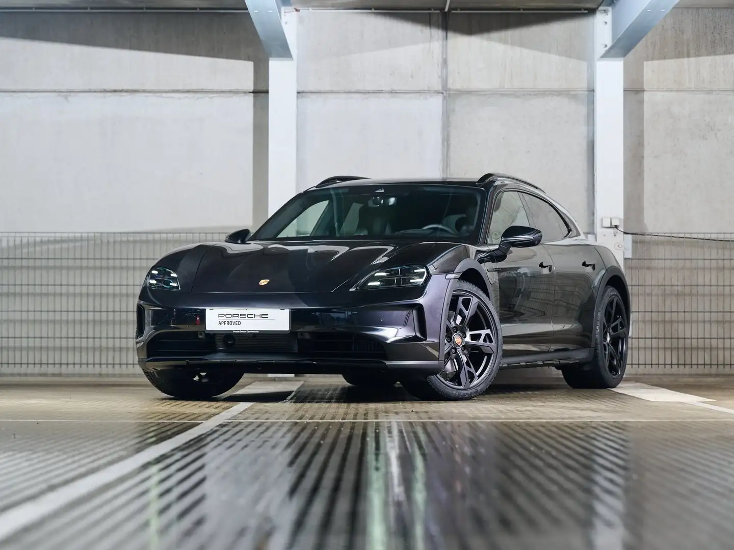 Porsche Taycan 4S Cross Turismo Schwarz - 1