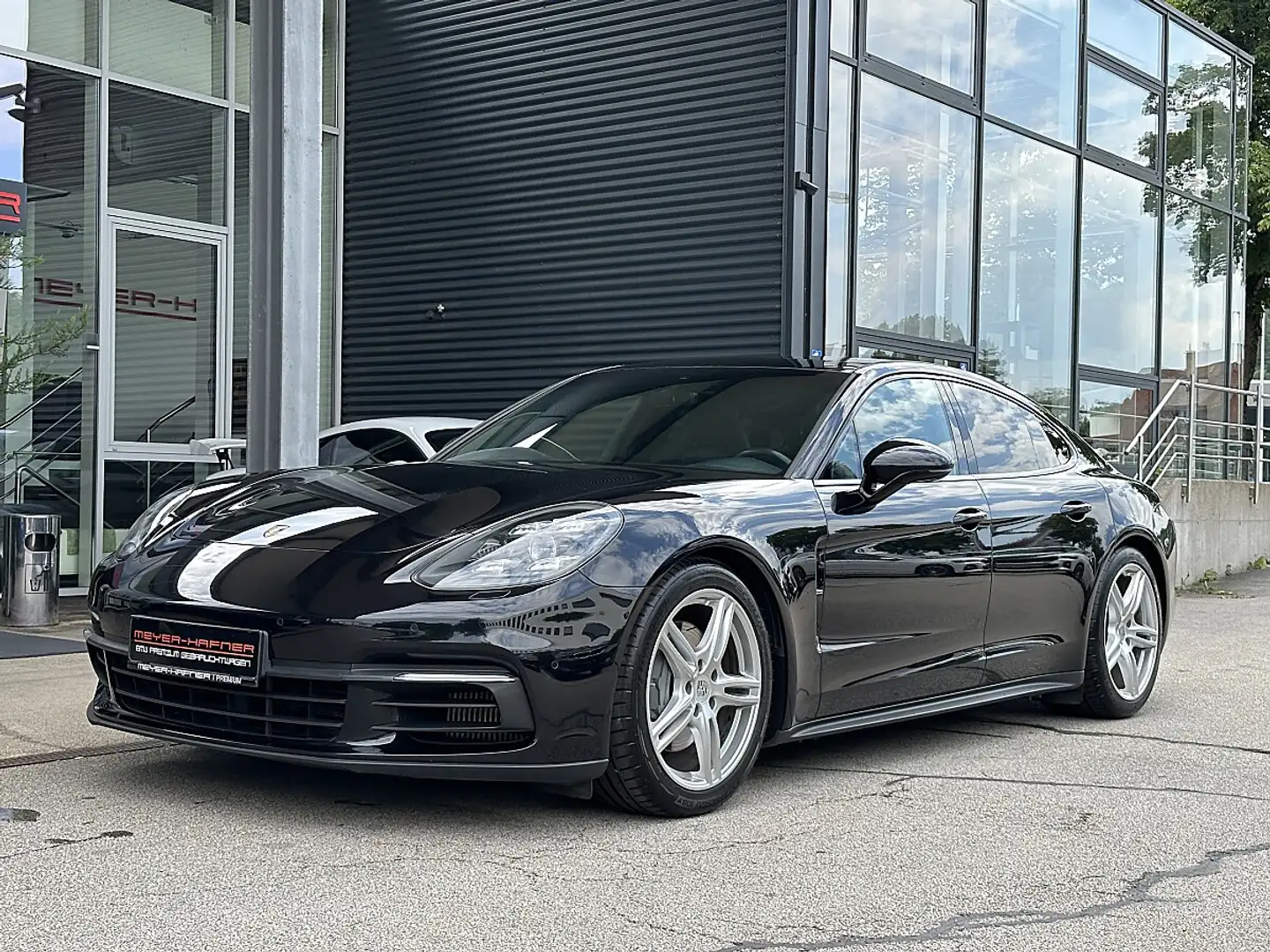 Porsche Panamera 4S Aut. / Sportabgas / Sportsitze / Bose / 20" Schwarz - 2