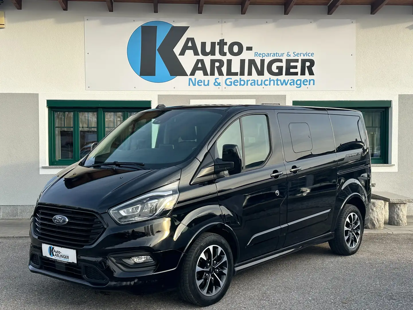 Ford Tourneo Custom 2,0 Eco Blue L1 Sport Aut. 2 Schiebetür Schwarz - 1