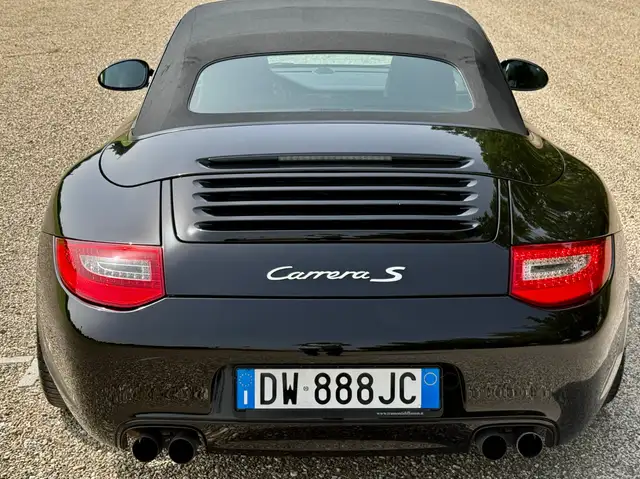 Porsche 911 main image