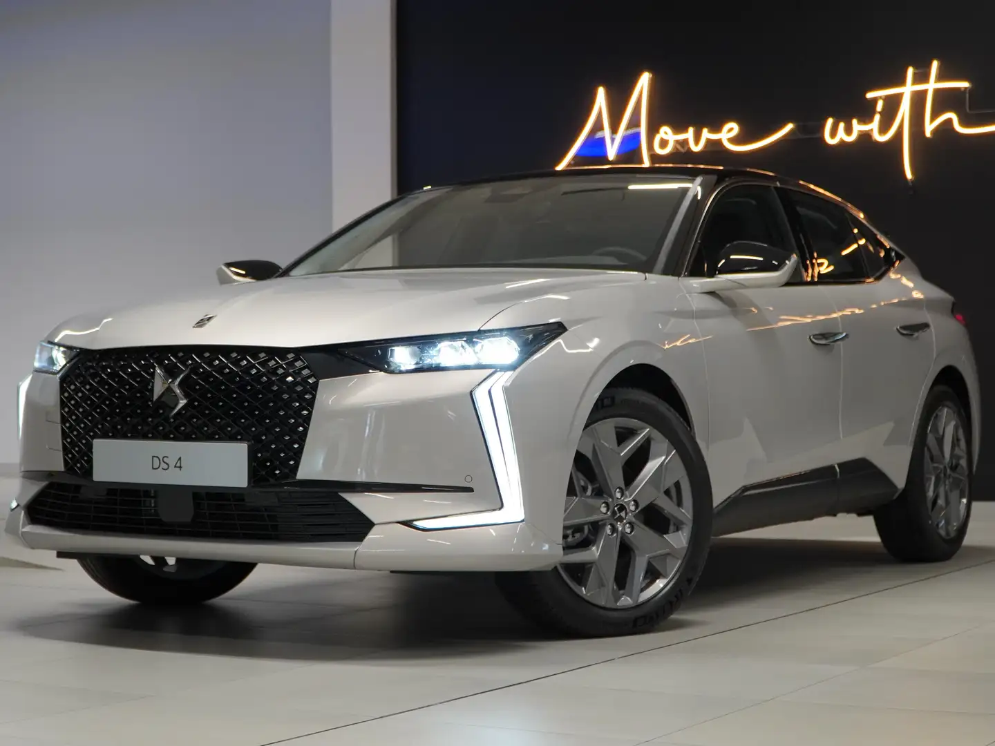 DS Automobiles DS 4 Pallas Hybrid + 5 jaar garantie Blanc - 1
