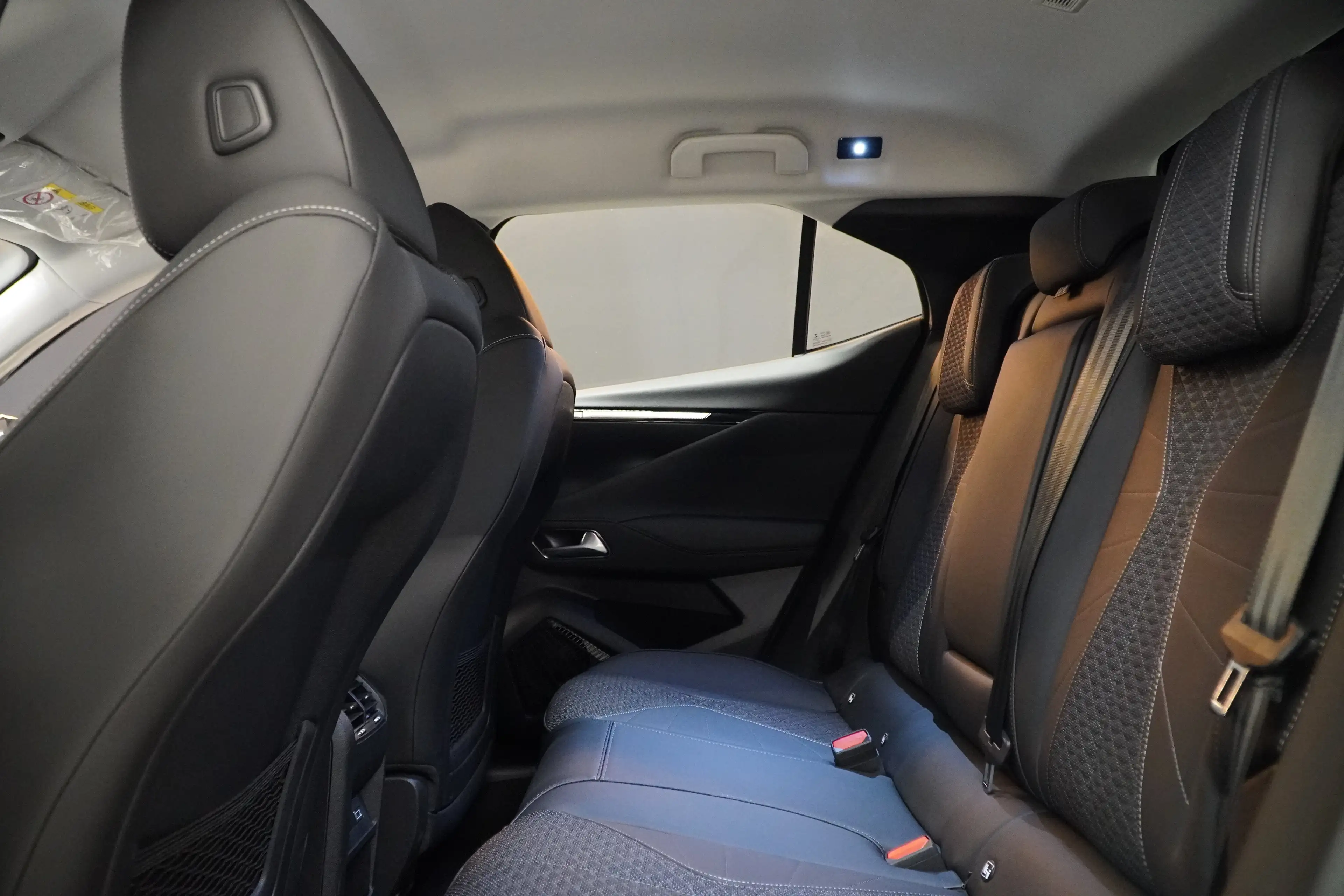 DS Automobiles DS 4 Pallas Hybrid + 5 jaar garantie — photo 12