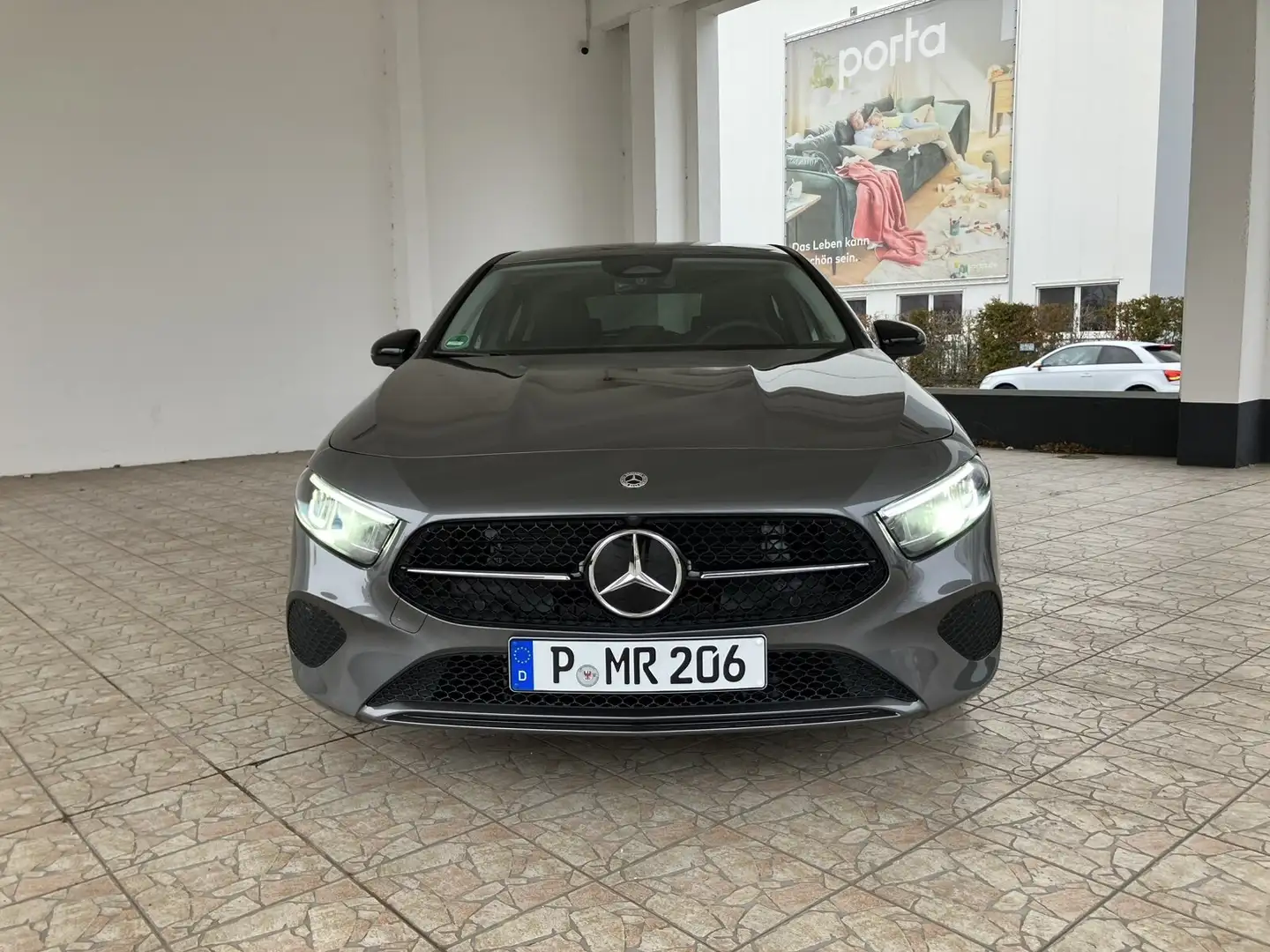 Mercedes-Benz A 180 A 180 Progressive/Navi/Kamera/LED/MBUX/Sitzhzg. Gris - 2