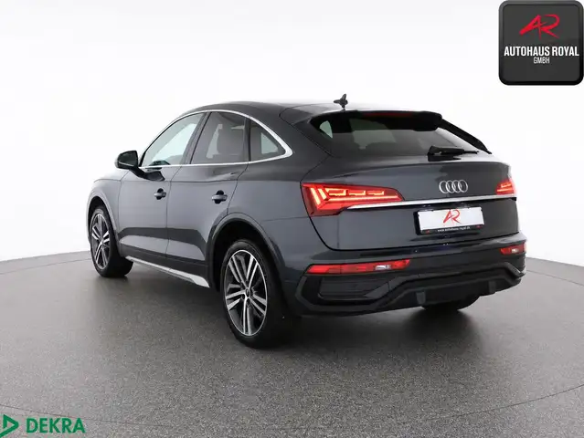 Audi Q5 view 3
