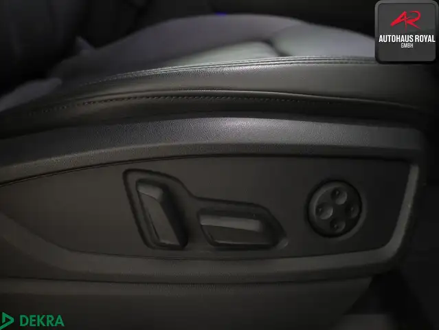 Audi Q5 view 12