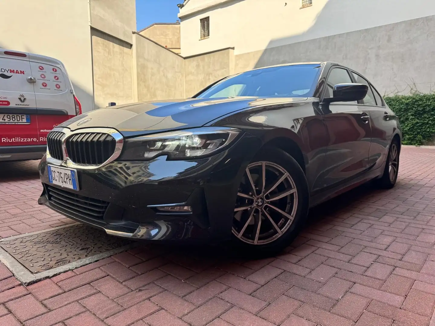 BMW 320 Serie 3 2020 Berlina 320d Business Advantage auto Nero - 2