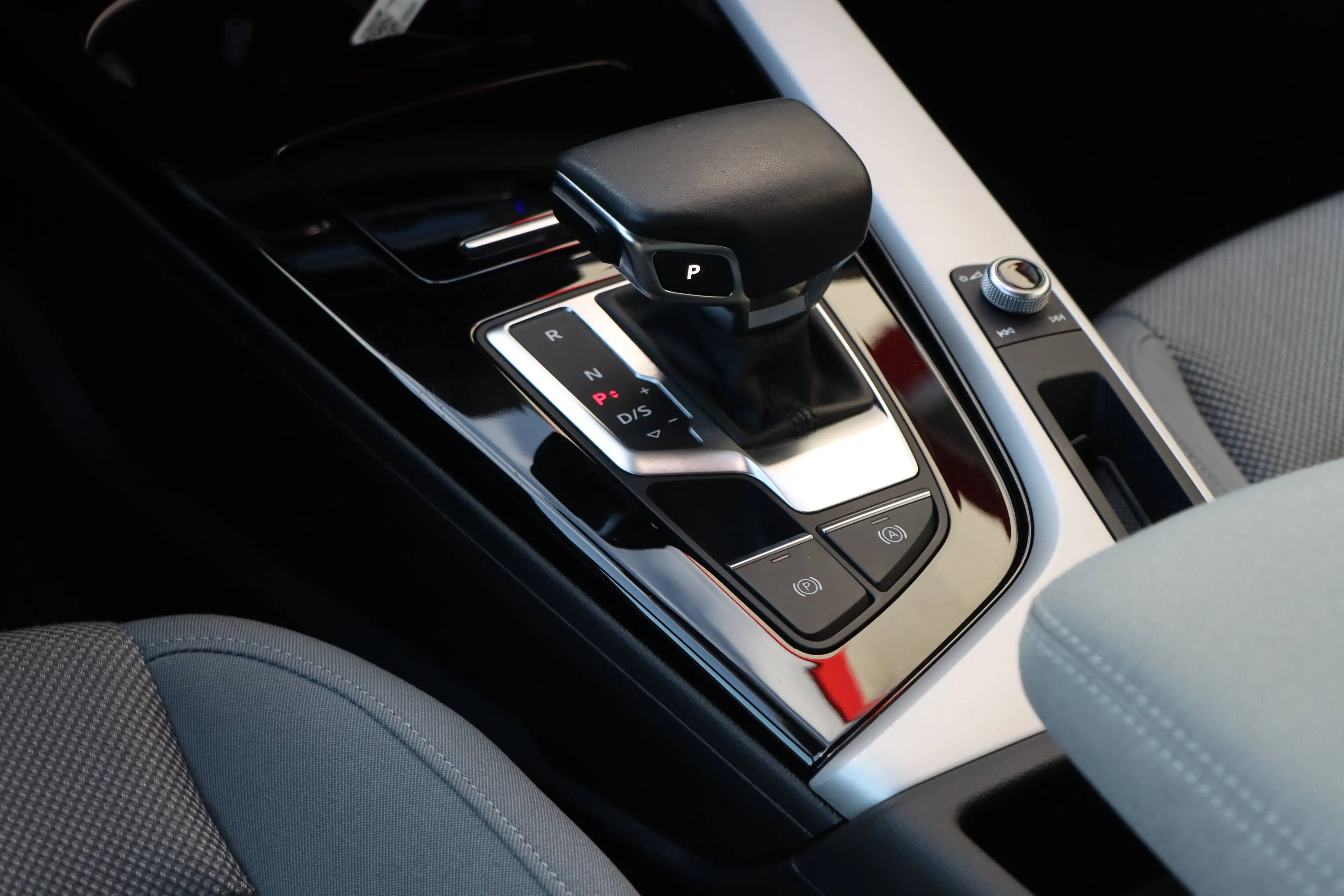 Audi A4 30TDI Avant S-tronic | Spurverlassenswarnung | Virtual Cockpit plus | 1.Besitzer | — photo 15