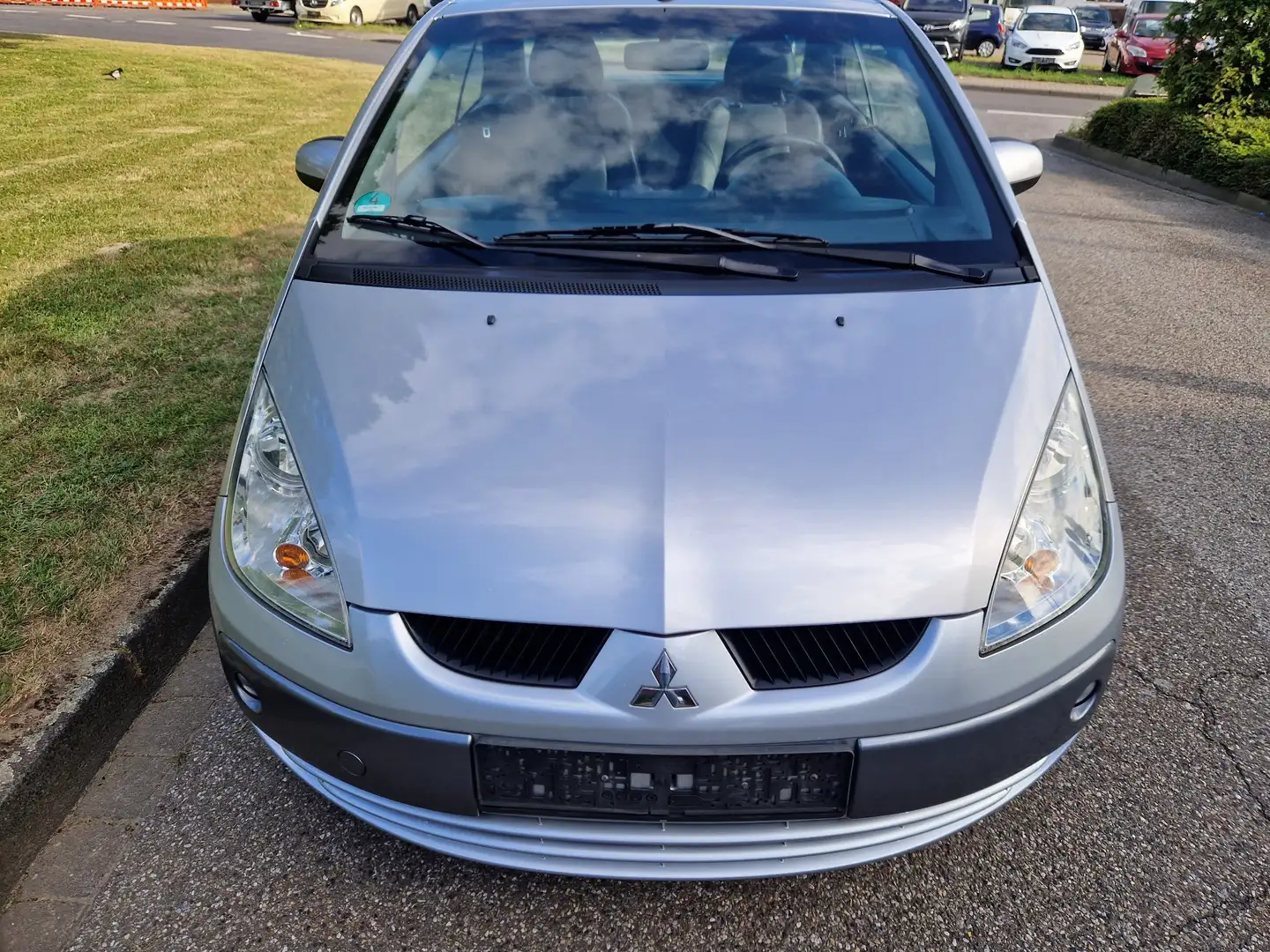Mitsubishi Colt Invite Grau - 1