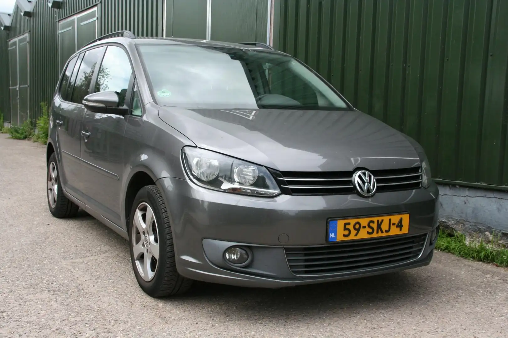 Volkswagen Touran 1.2 TSI Highline BlueMotion 7persoons, AIRCO, TREK Grijs - 2
