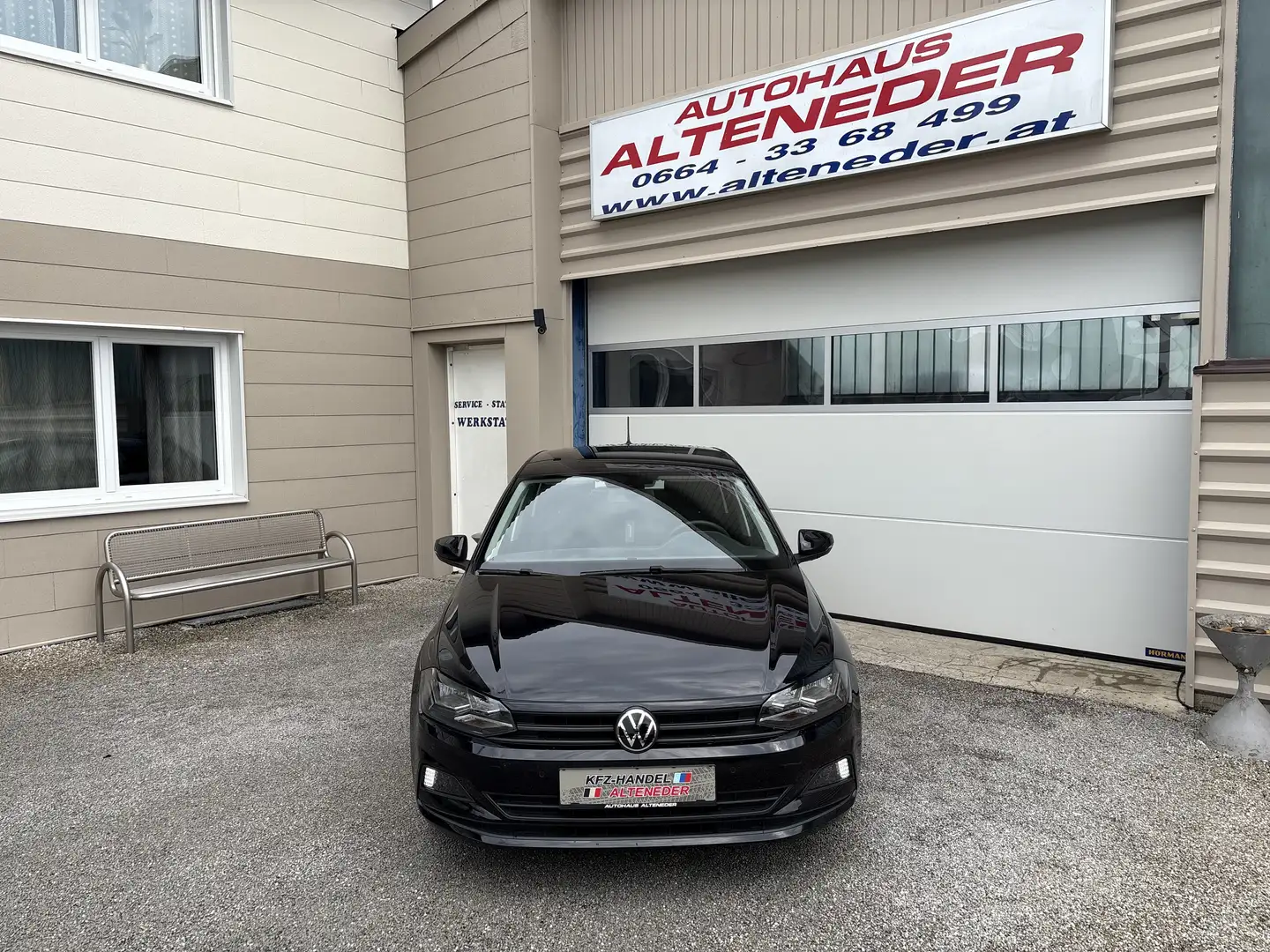 Volkswagen Polo 1,0 Trendline *CARPLAY*SITZH*1.BESITZ*WENIG KM* Schwarz - 2
