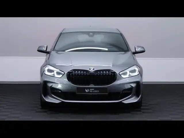 BMW 1 Series view 2