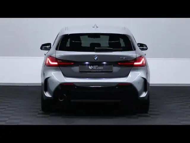 BMW 1 Series view 6