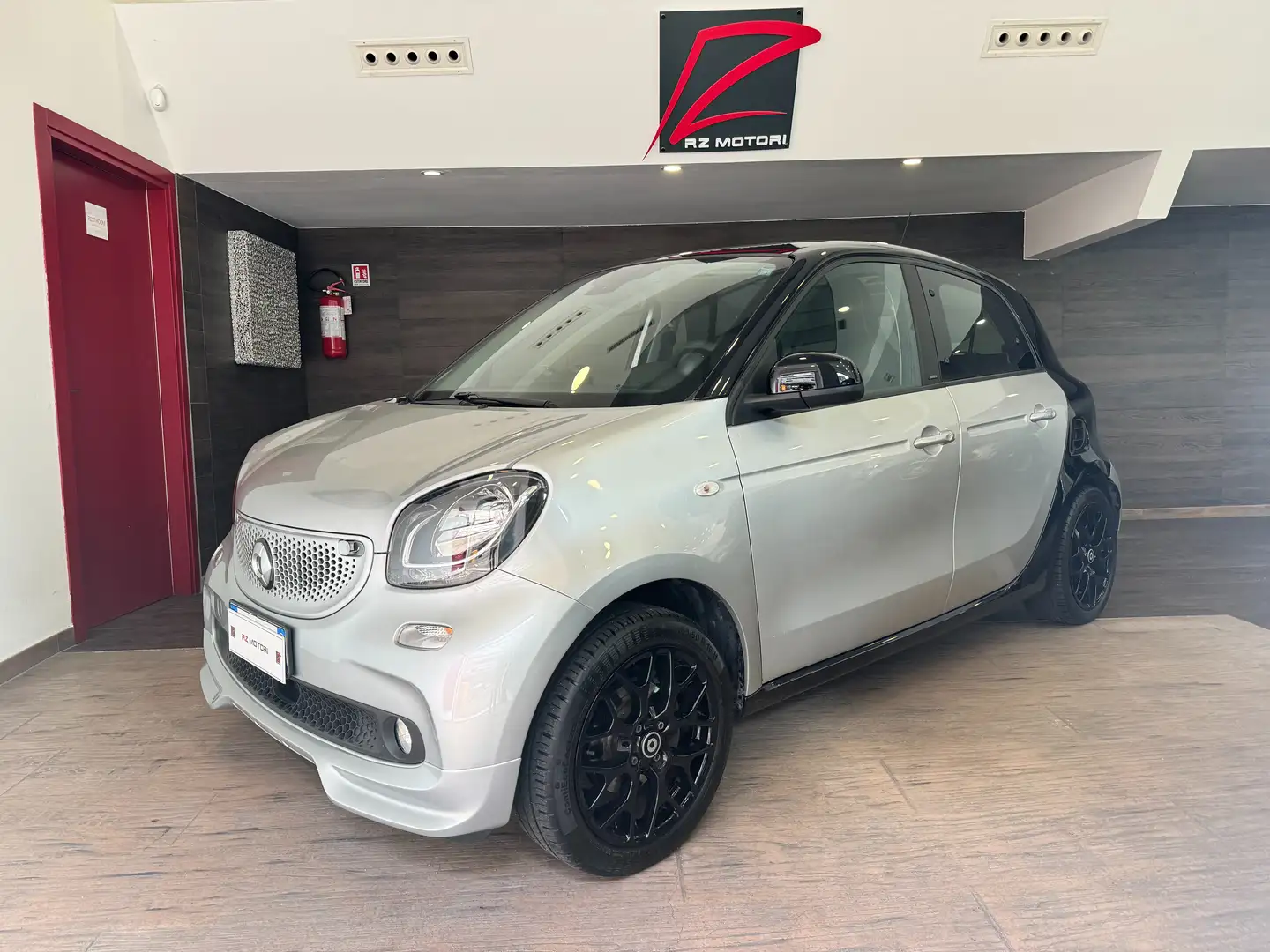 smart forFour 1.0 Superpassion 71cv twinamic-OK NEOPATENTATI-ITA Argento - 1