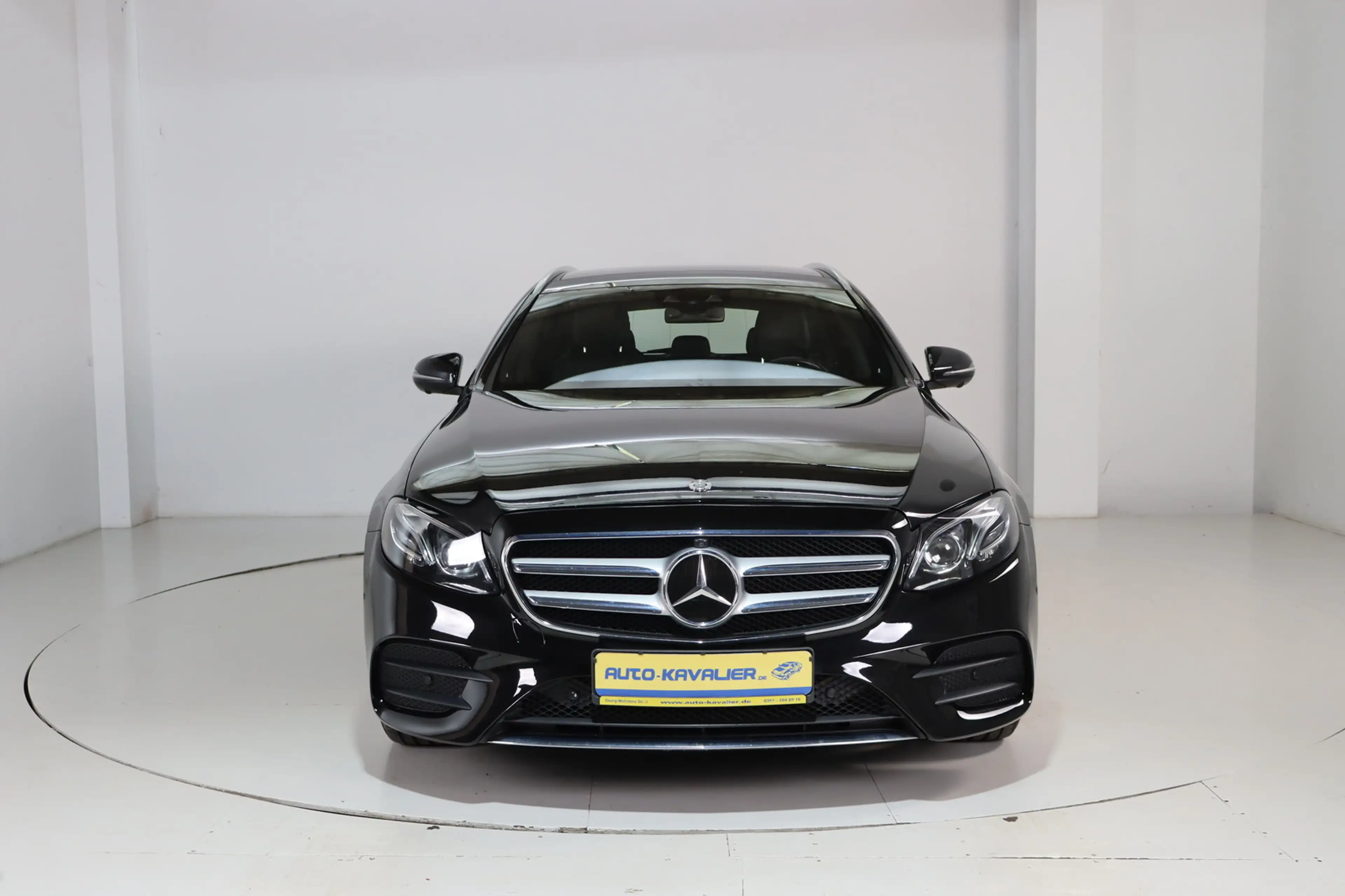 Mercedes-Benz E 400 4Matic AMG * DIS+ * Burmester * Pano * — photo 2