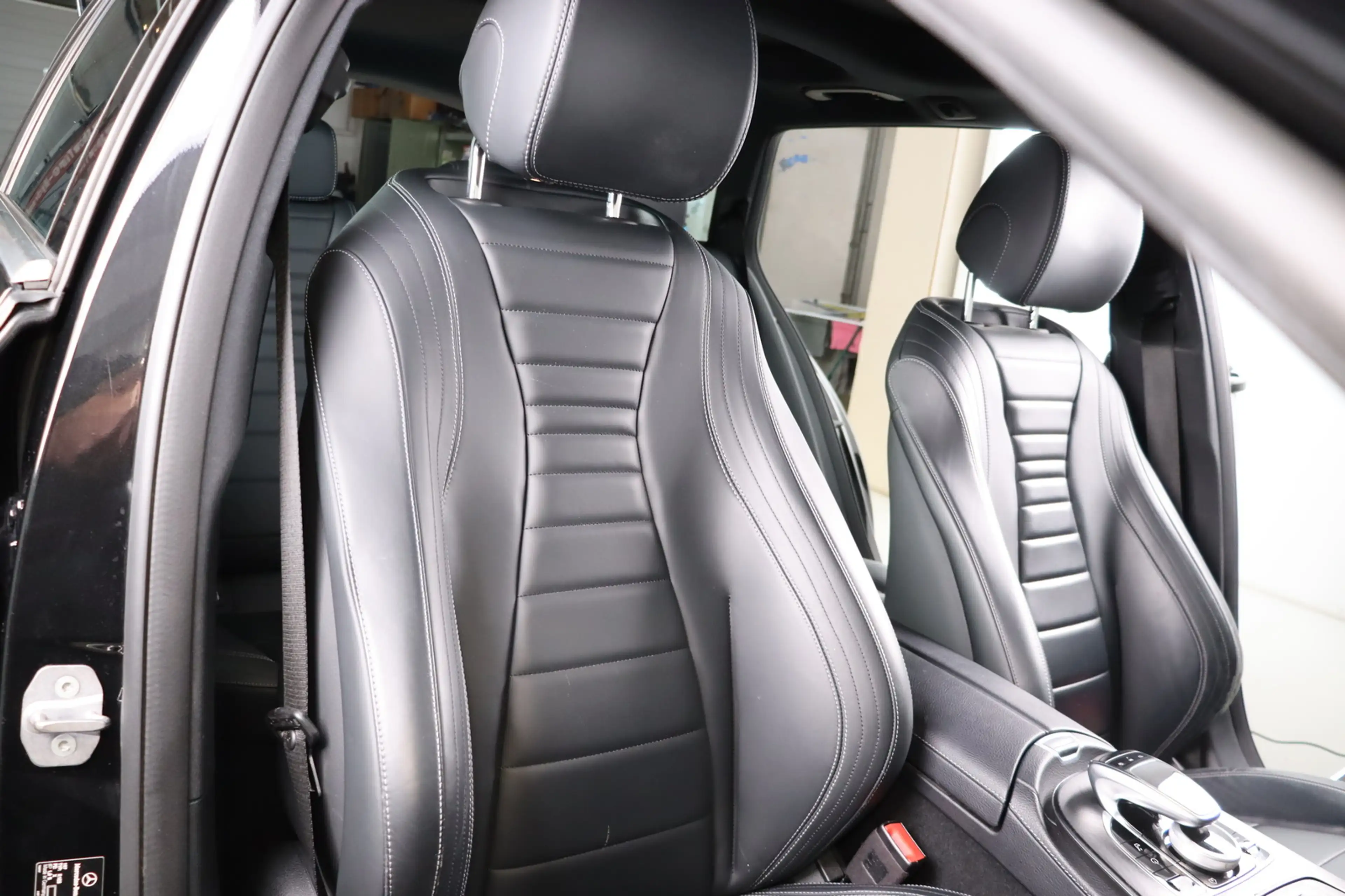 Mercedes-Benz E 400 4Matic AMG * DIS+ * Burmester * Pano * — photo 13