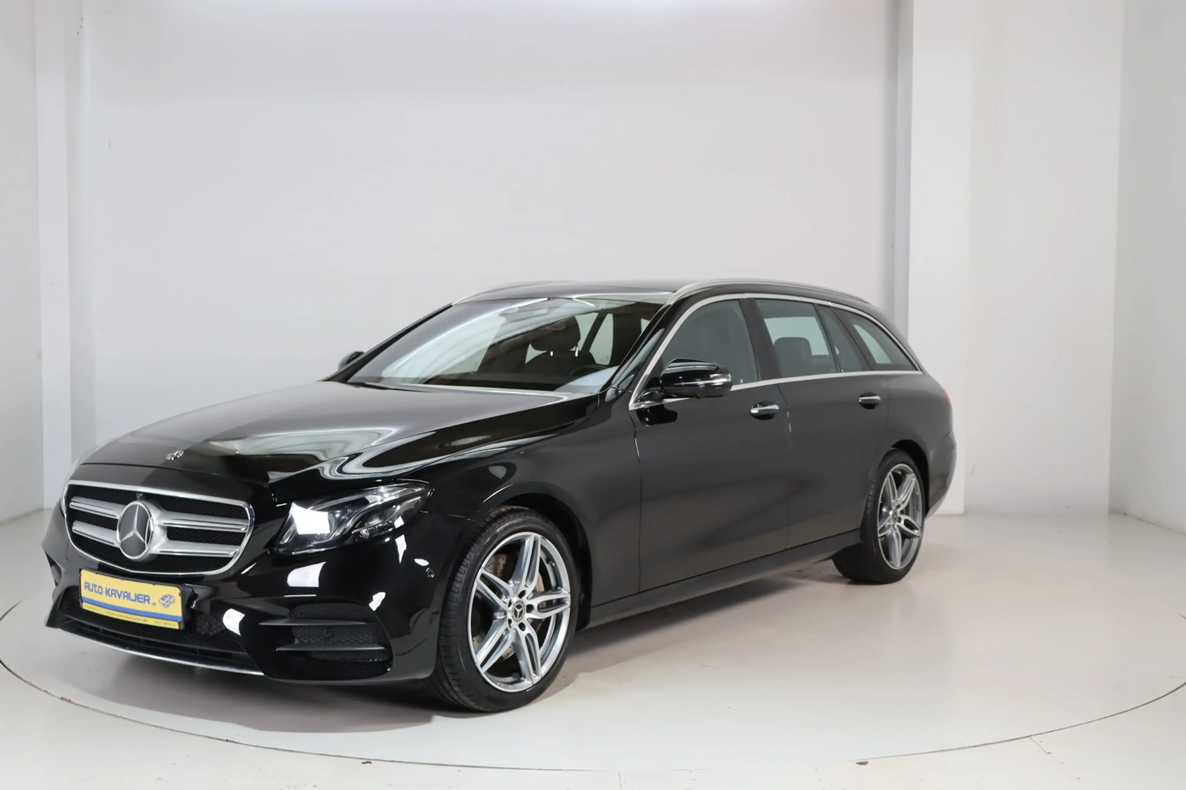 Mercedes-Benz E 400 4Matic AMG * DIS+ * Burmester * Pano *