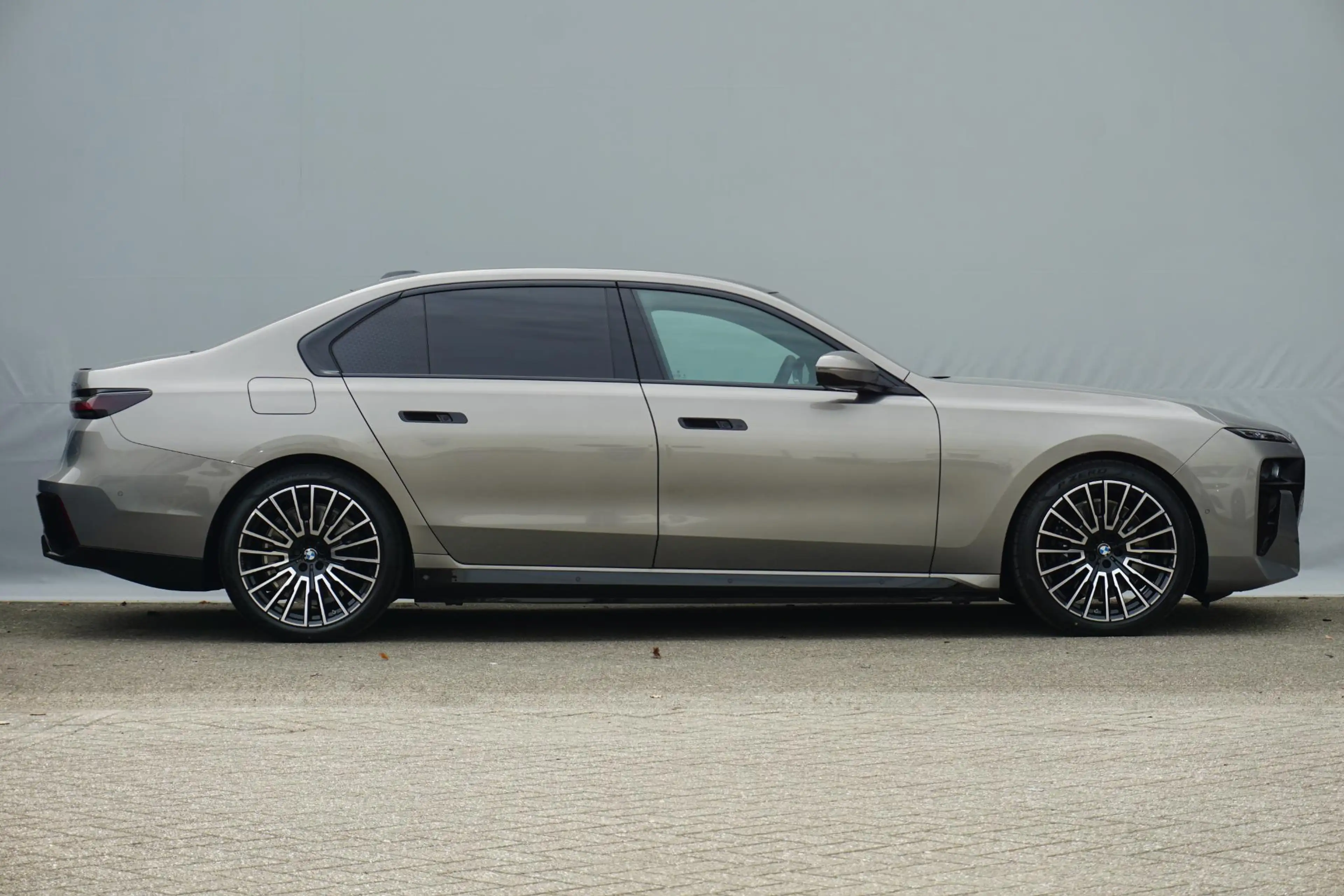BMW i7 xDrive60 106 kWh Executive Drive Pro | M Sportpakk — photo 4