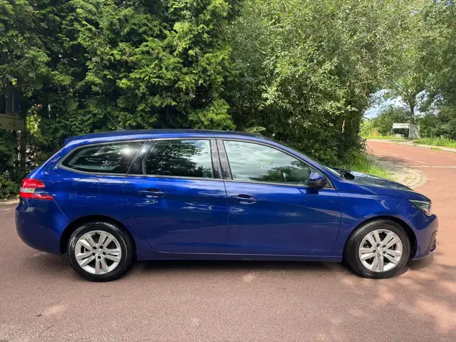 Peugeot 308 view 7