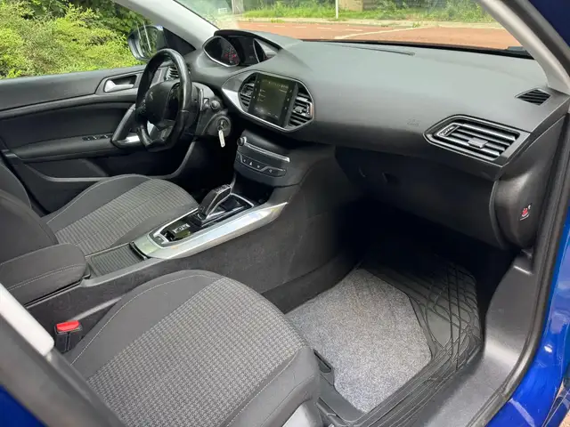 Peugeot 308 view 12