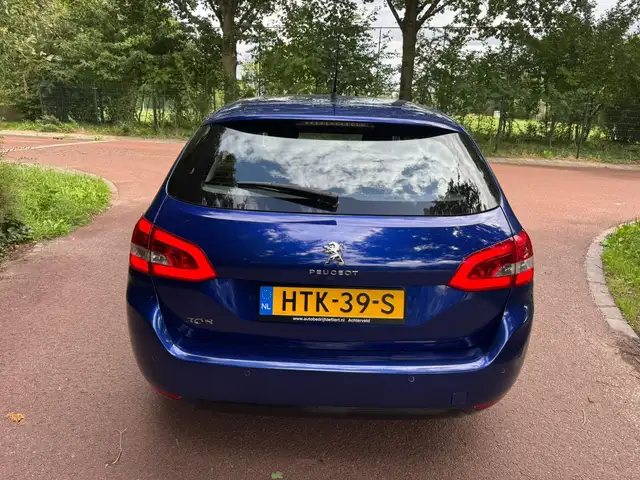Peugeot 308 view 4
