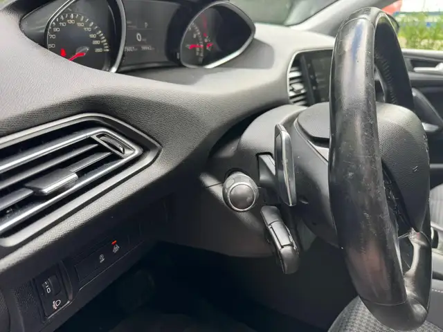 Peugeot 308 view 13