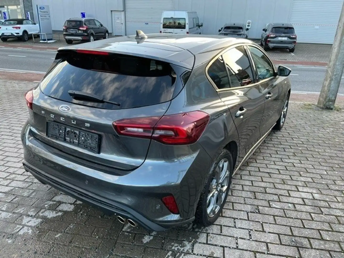 Ford Focus ST-LINE ECOBOOST 125 PK- 14.655 KM - Winter Pack! Gris - 2