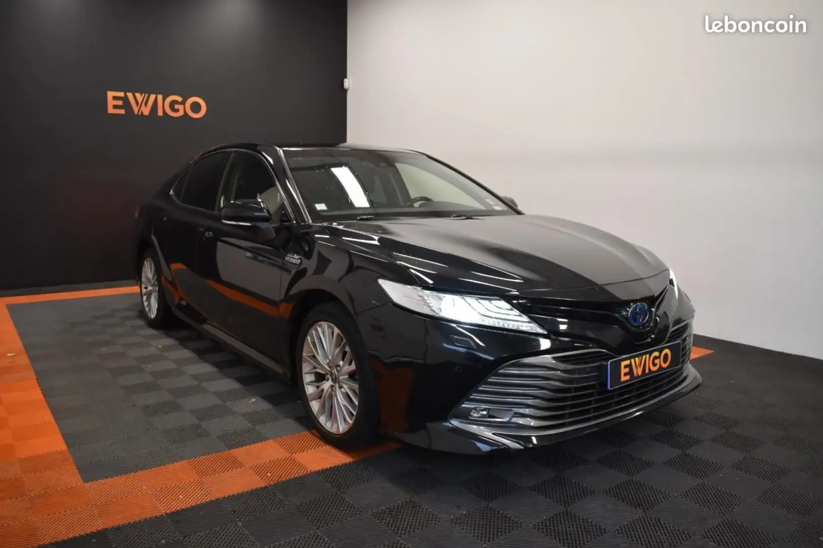 Toyota Camry 2.5 218ch FULL-HYBRID DYNAMIC BUSINESS FULL OPTION Schwarz - 1