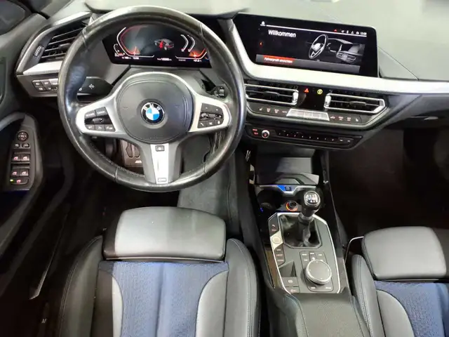 BMW 1 Series view 10