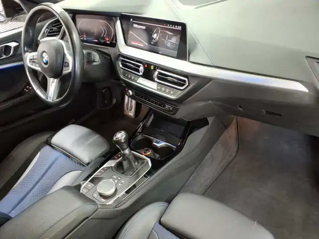 BMW 1 Series view 9