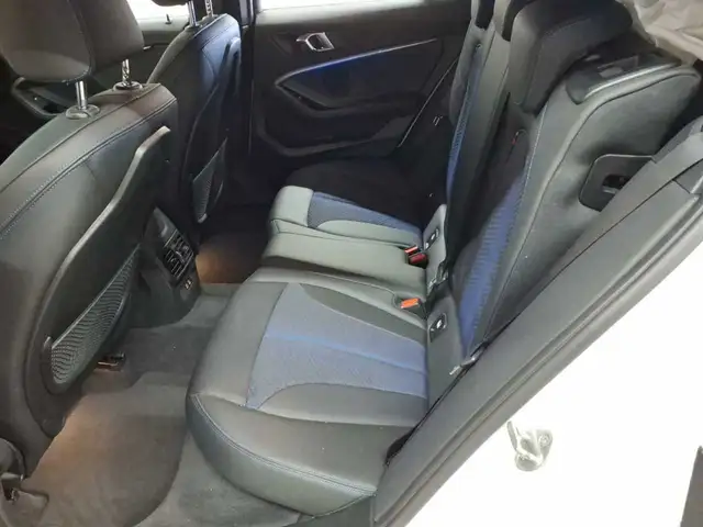 BMW 1 Series view 13