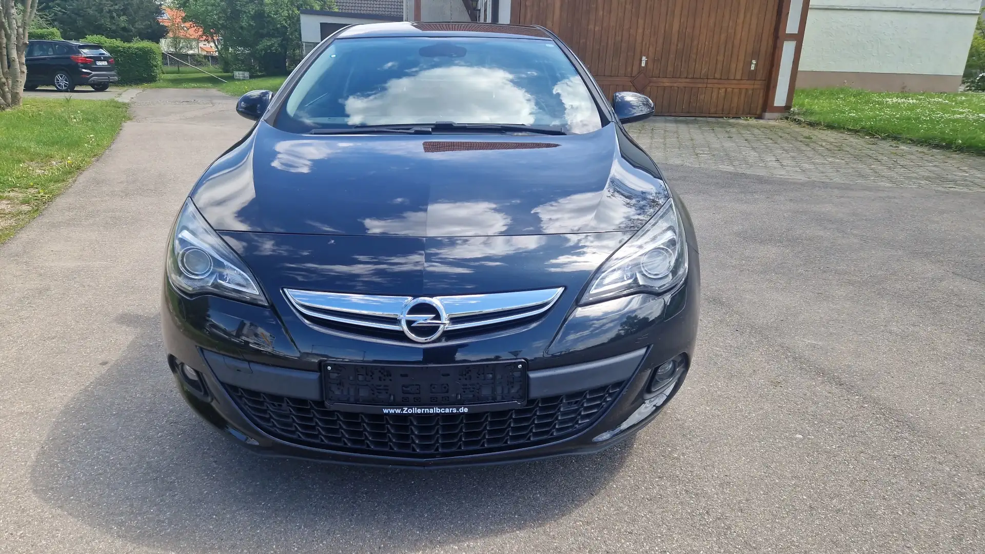 Opel Astra J GTC*Bi-Xenon*PDC*TÜV/AU NEU* Noir - 2