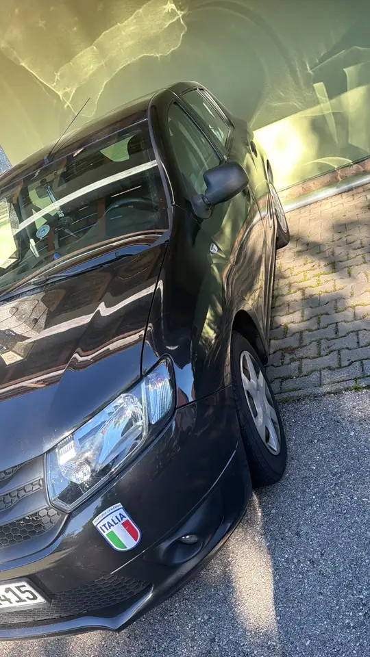Dacia Sandero 0.9 tce Laureate 90cv — photo 1 of 4