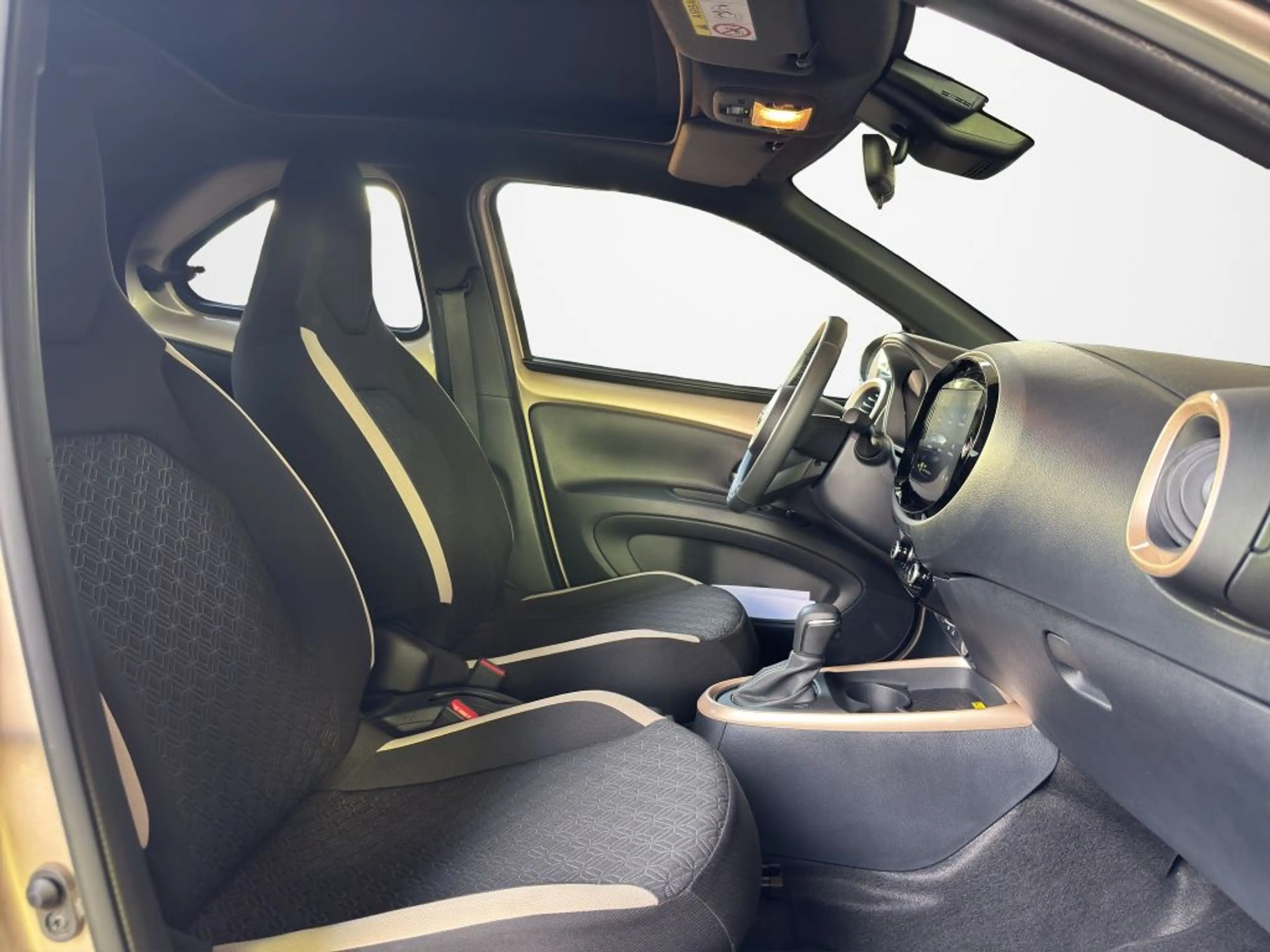 Toyota Aygo X S-CVT Air Style — photo 15