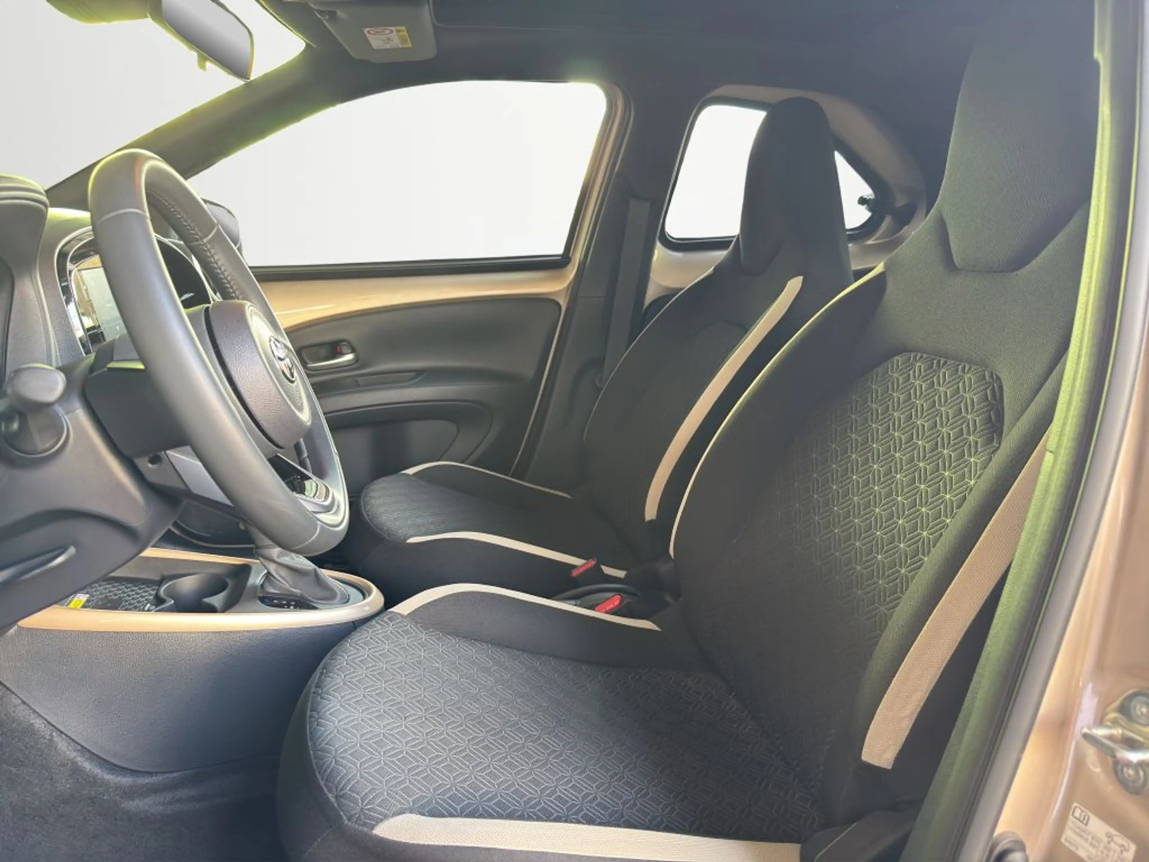 Toyota Aygo X S-CVT Air Style — photo 9