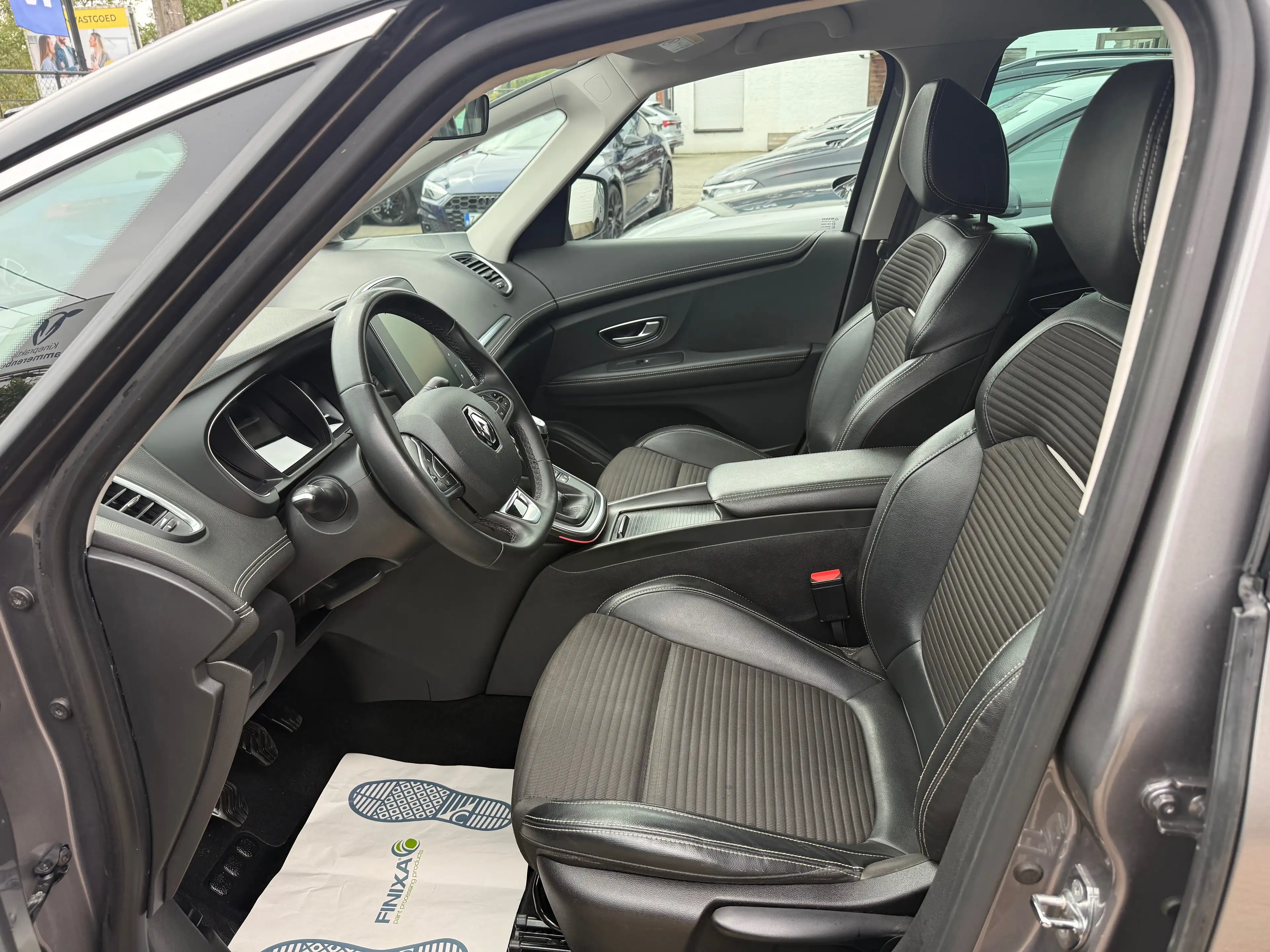 Renault Scenic Scenic 1.7 Blue dCi Intens (EU6.2) — photo 4