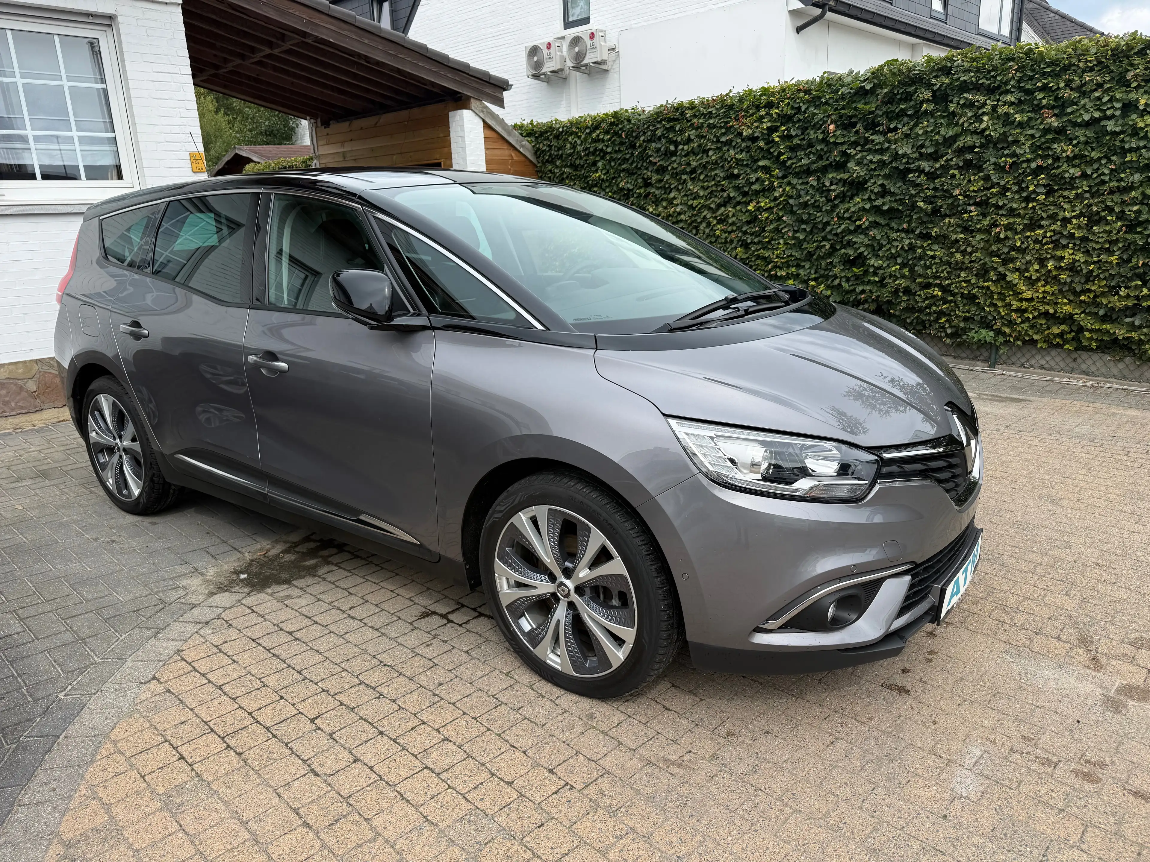 Renault Scenic Scenic 1.7 Blue dCi Intens (EU6.2) — photo 9