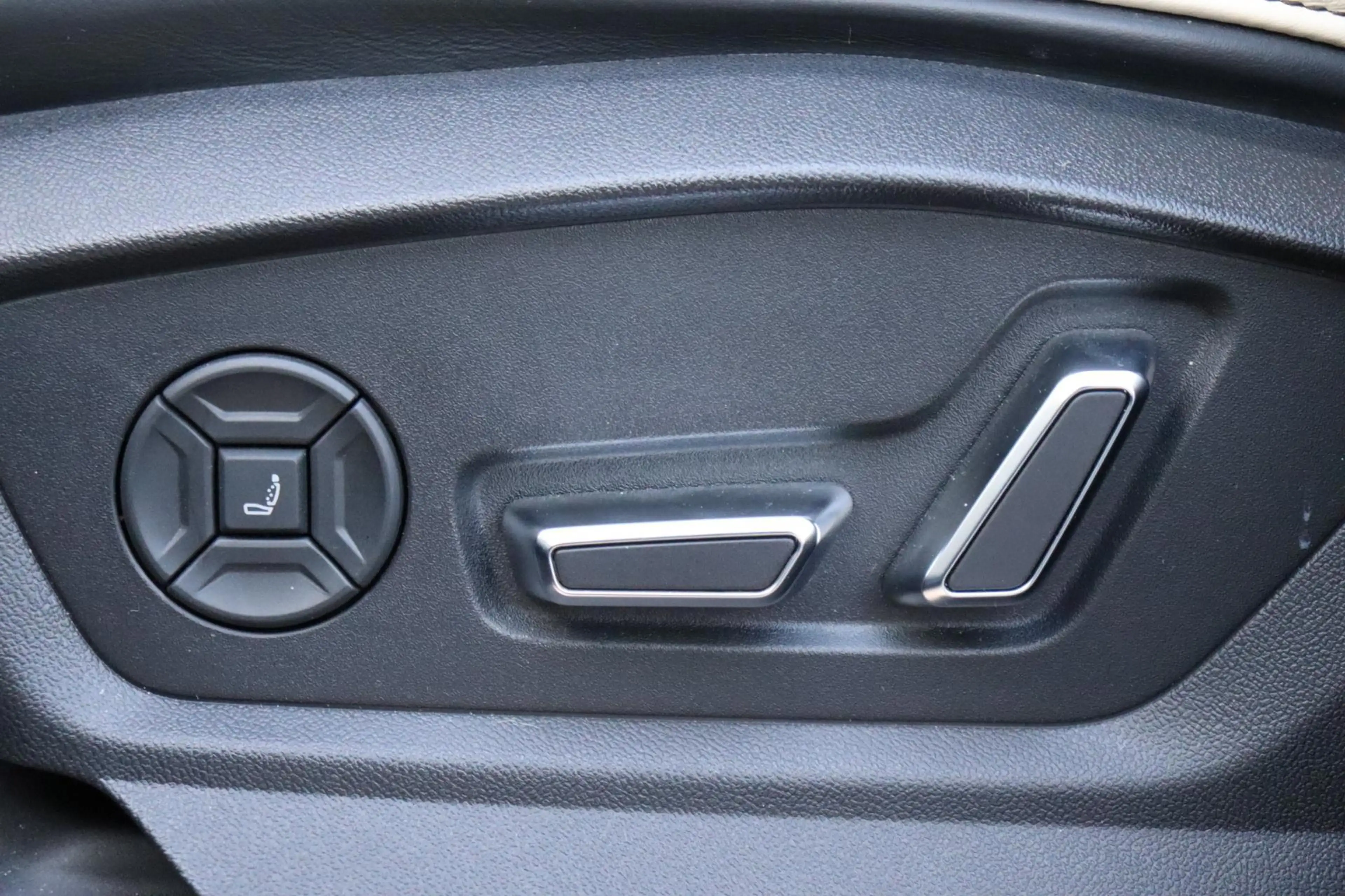 Audi RS Q8 RSQ8 4.0TFSI quattro Dynamic plus Exclusive Kerami — photo 16