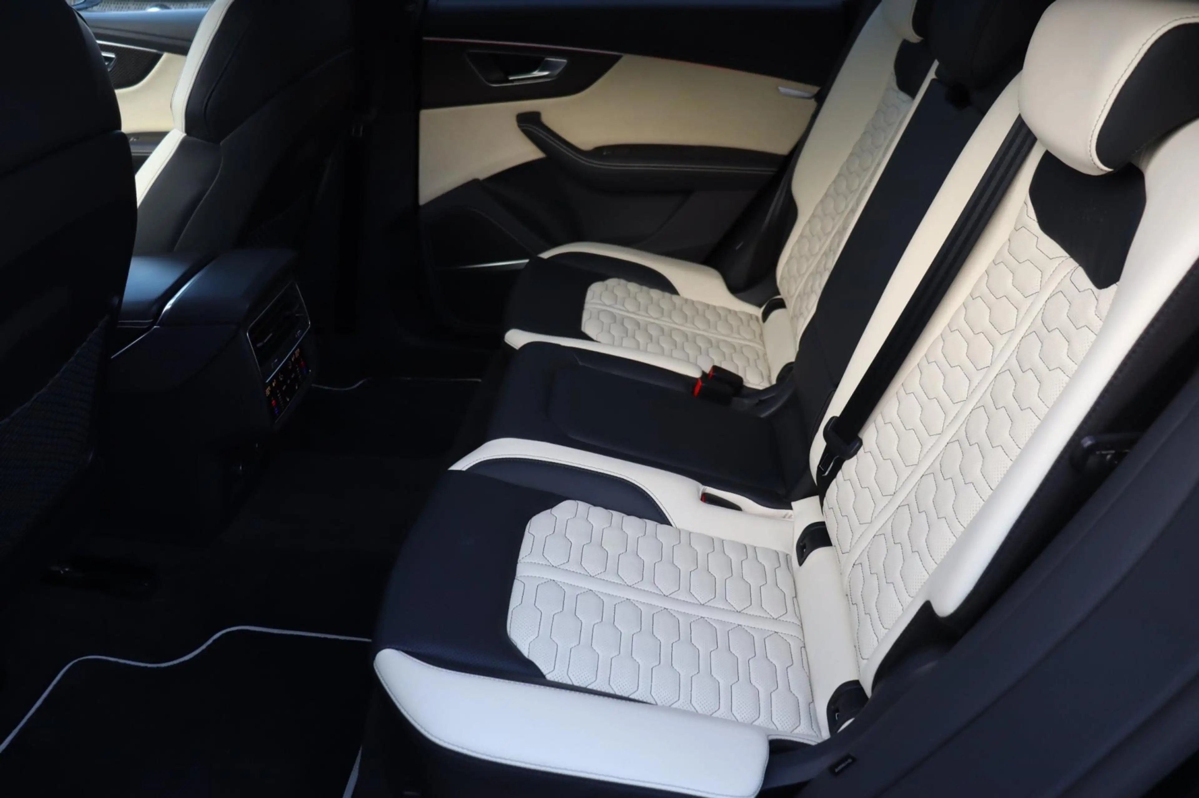 Audi RS Q8 RSQ8 4.0TFSI quattro Dynamic plus Exclusive Kerami — photo 12