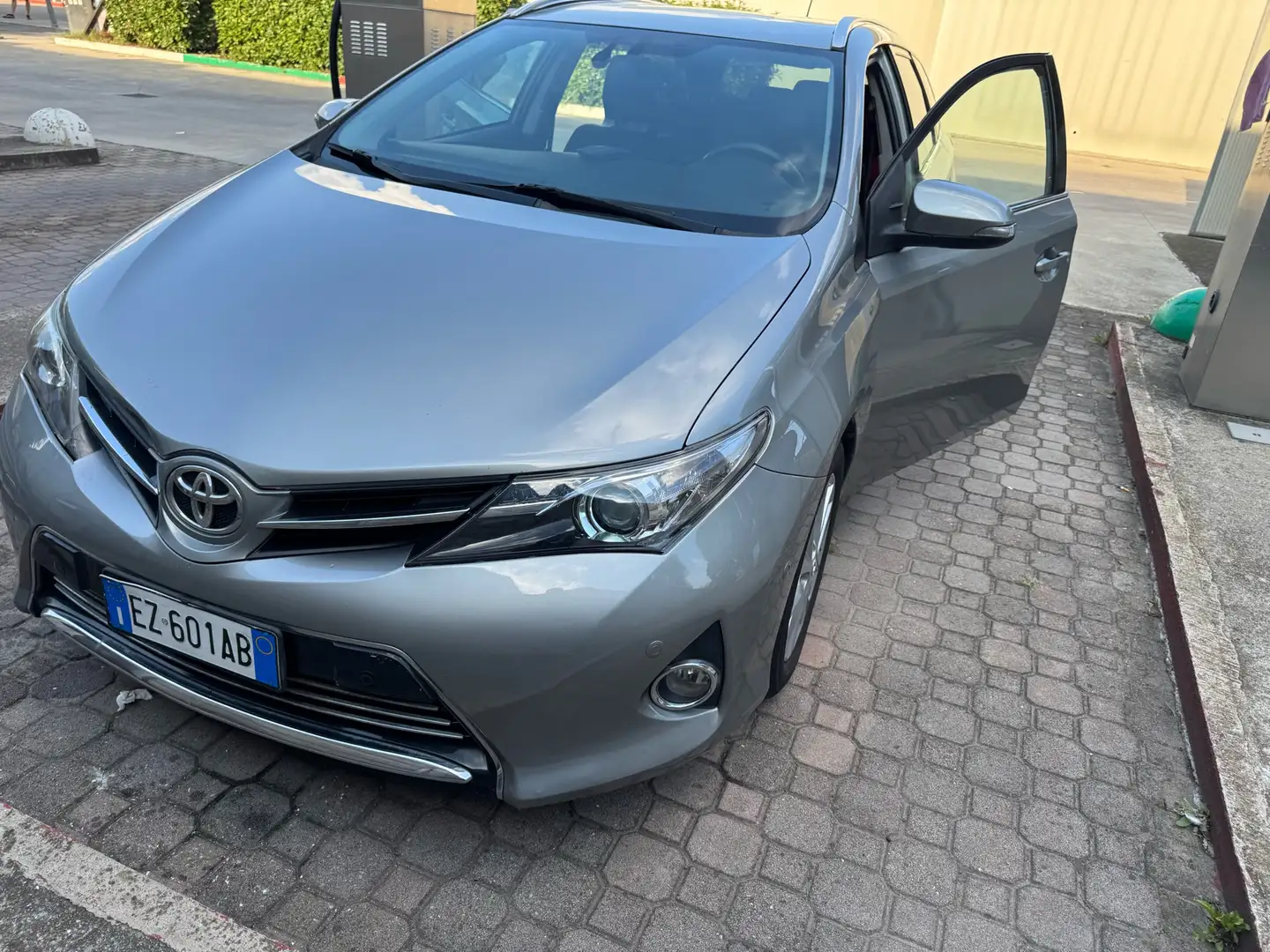 Toyota Auris Touring Sport 1.4 d-4d Lounge - 1